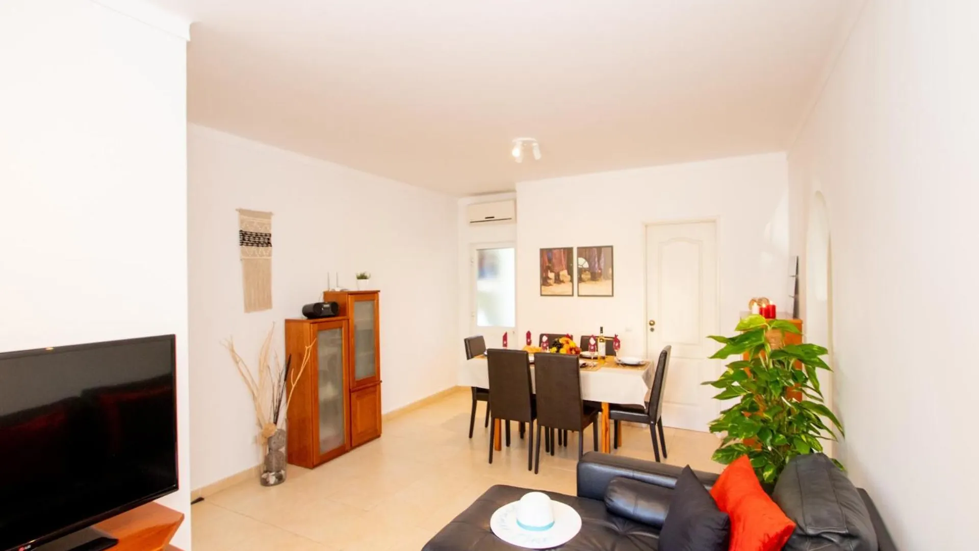 Stylish Oasis Park Apartment Portimao