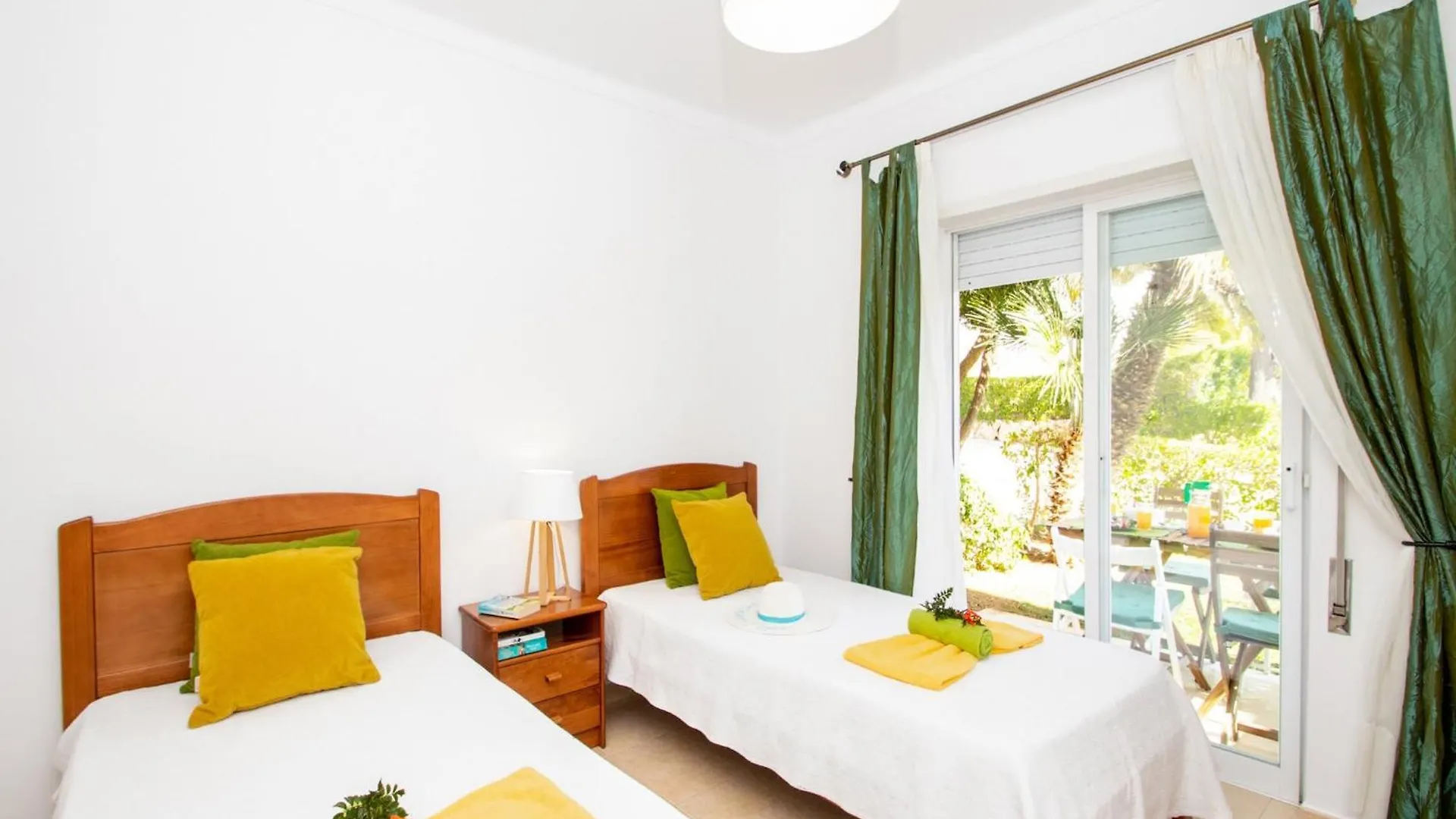 Stylish Oasis Park Apartment Portimao