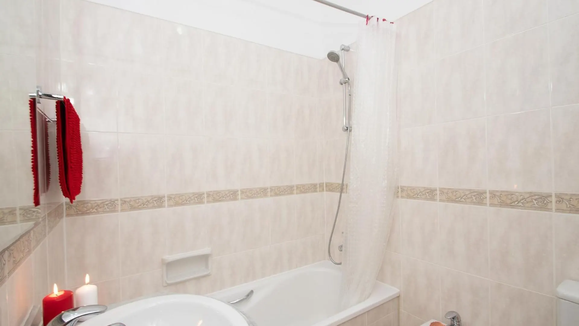 Stylish Oasis Park Apartment Portimao Portugal