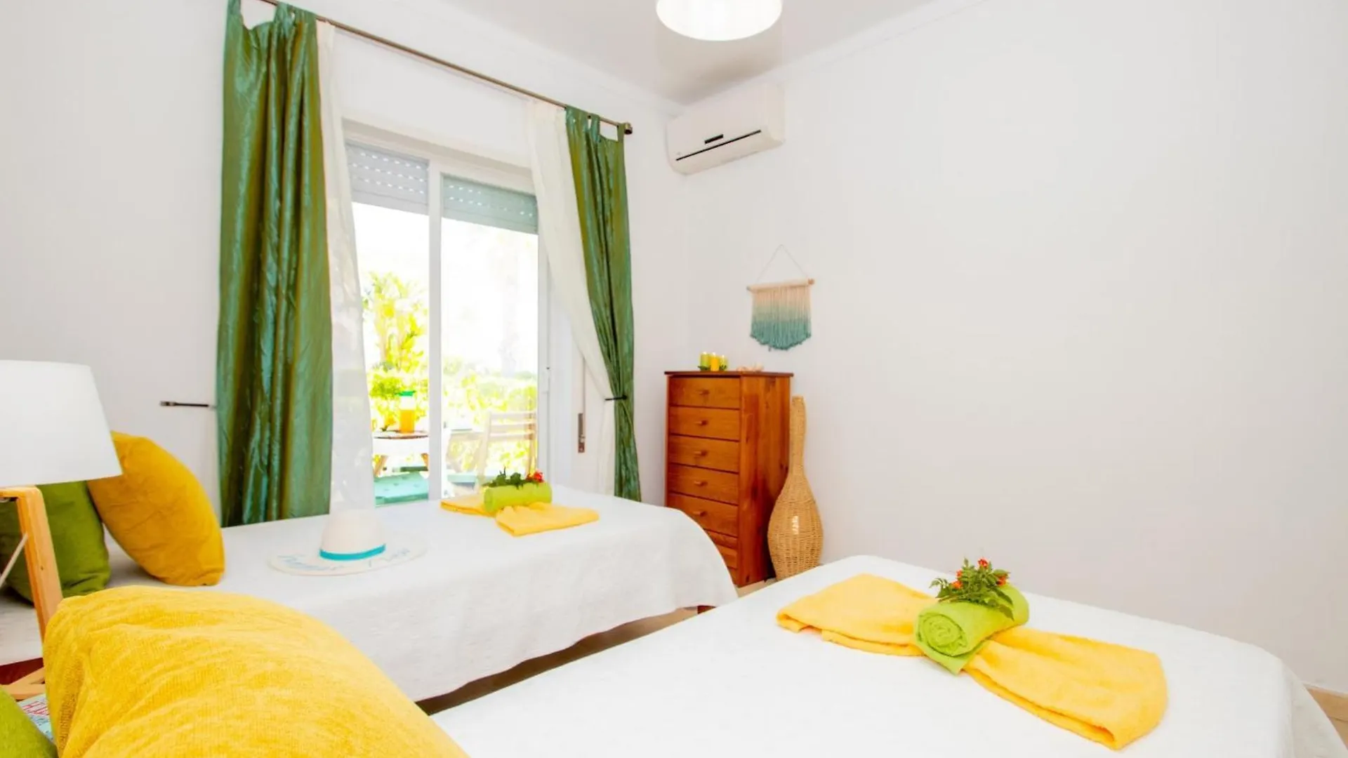 Stylish Oasis Park Apartment Portimão